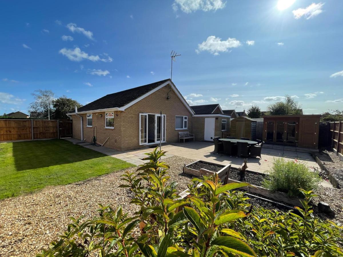 Lodge In The Heart Of Bourne Thurlby Exterior foto